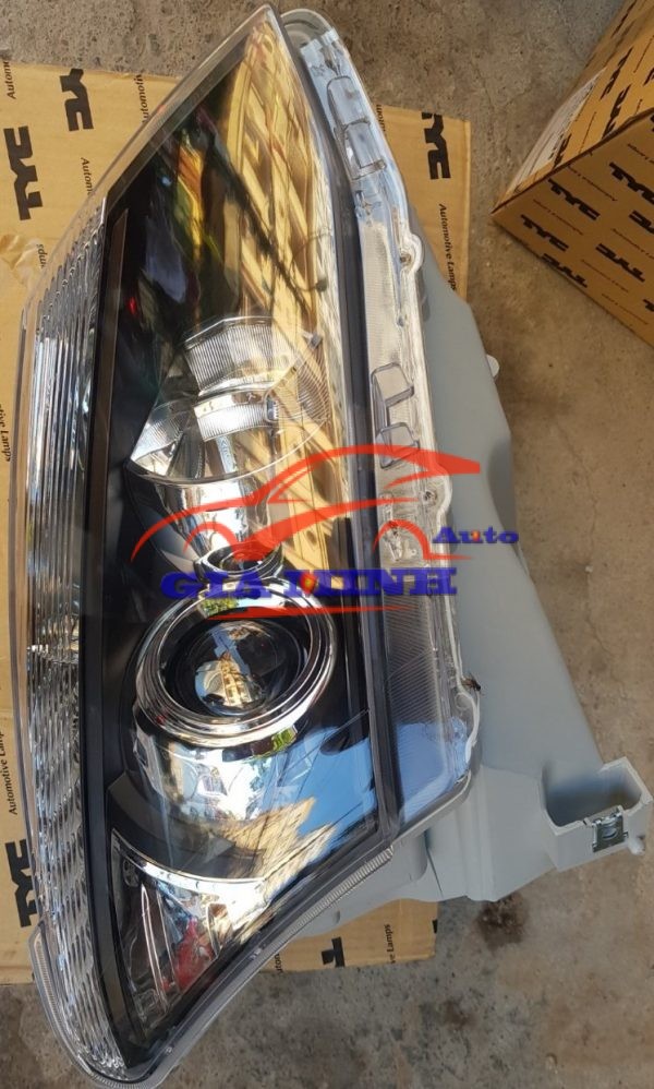 đèn pha phải isuzu dmax