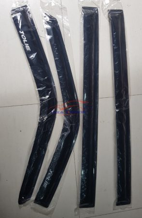 Vè che mưa Mitsubishi Jolie