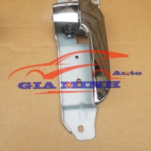 tay mở cửa trong phải kia bongo 3
