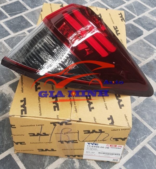 đèn hậu miếng ngoài phải honda hrv