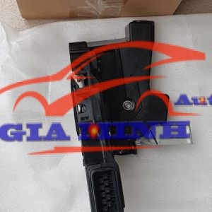 ổ khóa ngậm cửa trước ford focus 2008 sedan