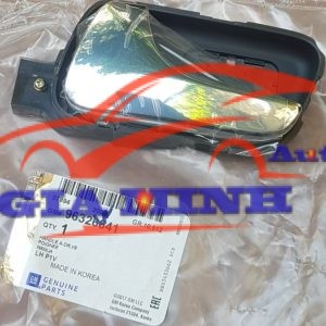 tay mở cửa trong trái daewoo magnus