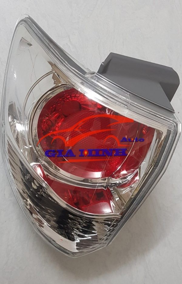 đèn hậu miếng ngoài toyota fortuner
