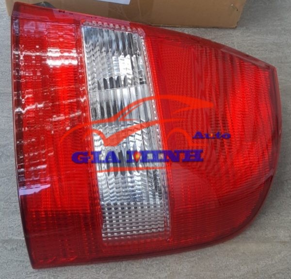 đèn hậu phải mazda 323