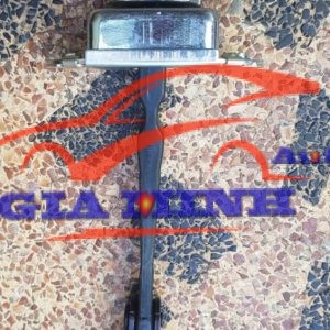 hạn chế cánh cửa nissan livina