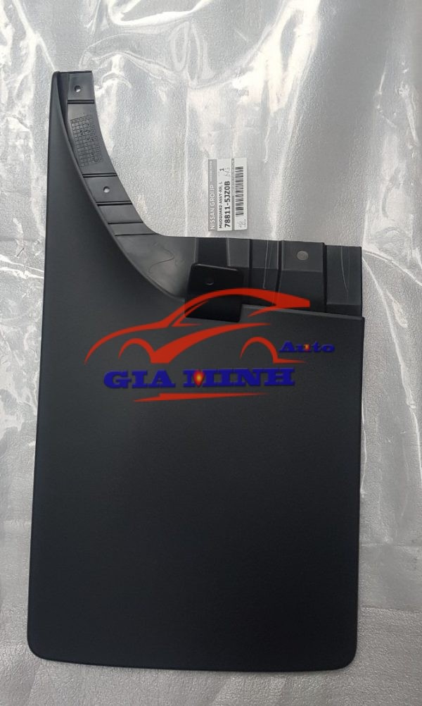 chắn bùn bánh sau nissan navara