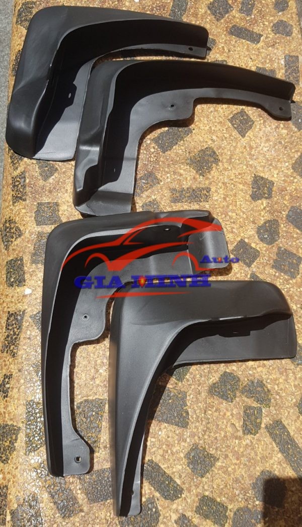 chắn bùn bánh toyota camry