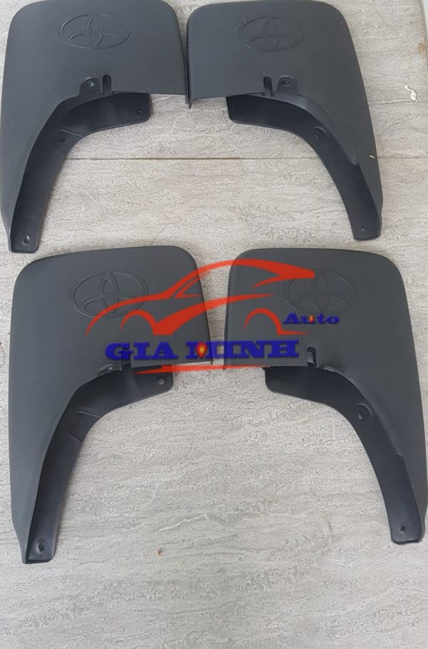 chắn bùn bánh toyota zace