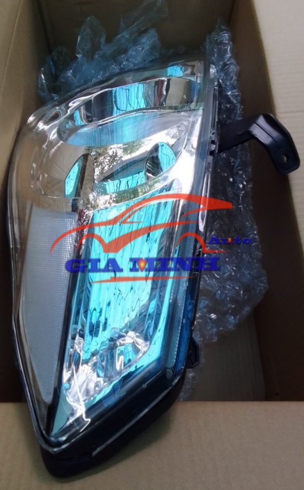 đèn pha hyundai starex 2017