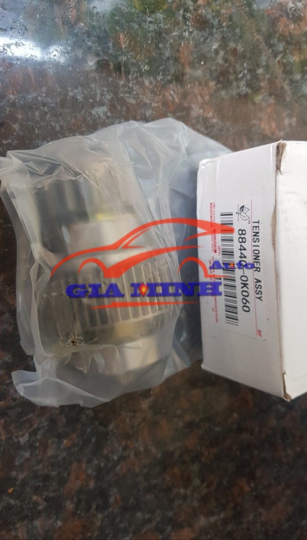 mắc ních đề toyota hiace