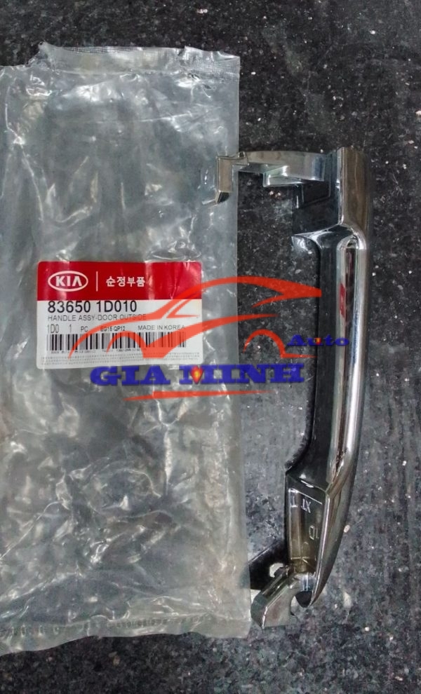 tay mở cửa ngoài kia carens