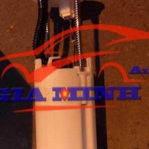 cụm bơm xăng toyota innova