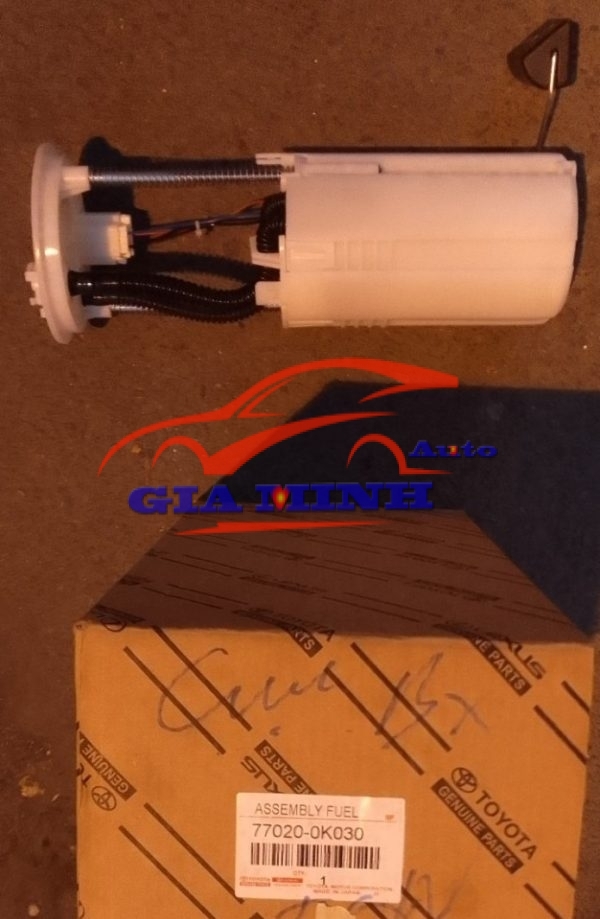 cụm bơm xăng toyota innova