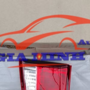 đèn hậu miếng trong isuzu mux