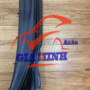 ỐP CHÂN KÍNH TRƯỚC PHẢI TOYOTA ALTIS