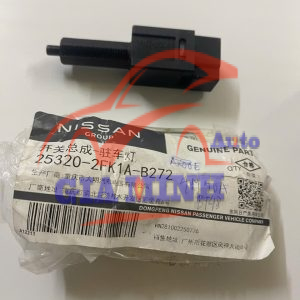 CÔNG TẮC CHÂN PHANH NISSAN NAVARA, LIVINA